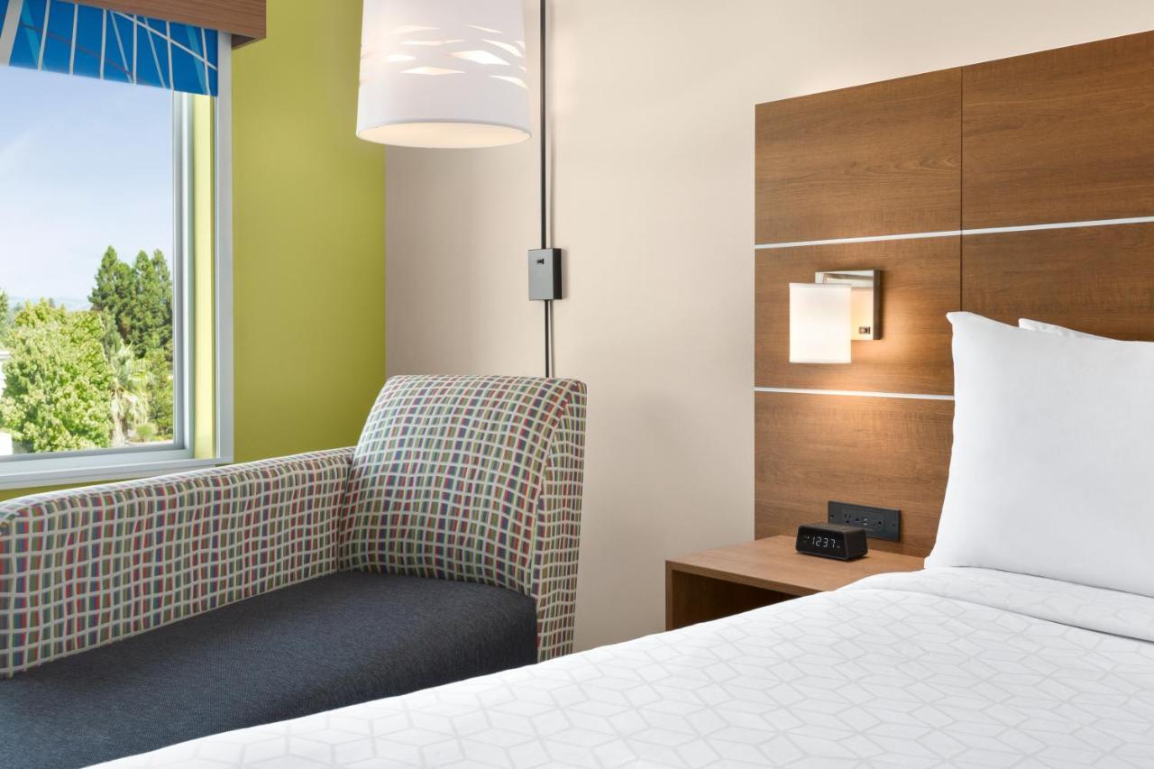 Holiday Inn Express & Suites - Ukiah By Ihg المظهر الخارجي الصورة