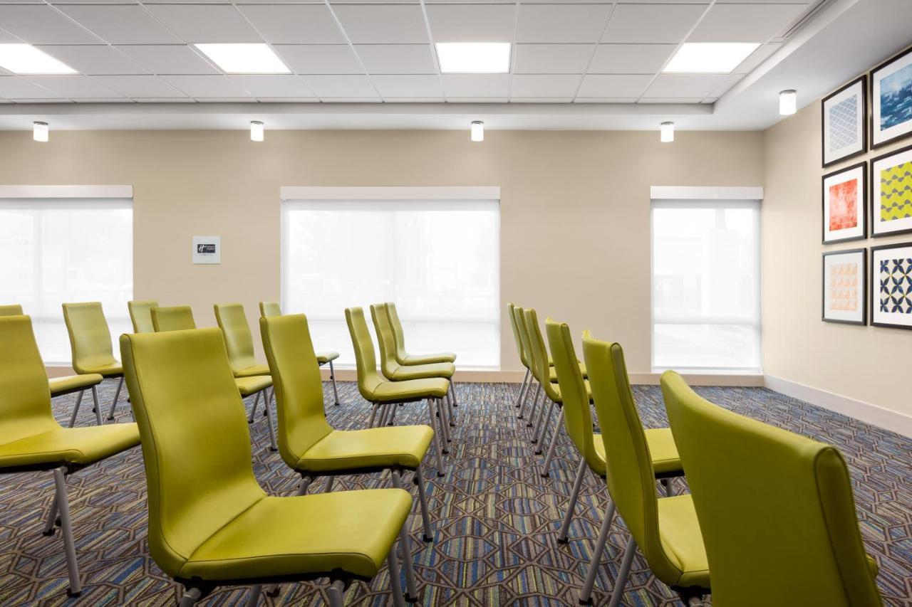 Holiday Inn Express & Suites - Ukiah By Ihg المظهر الخارجي الصورة